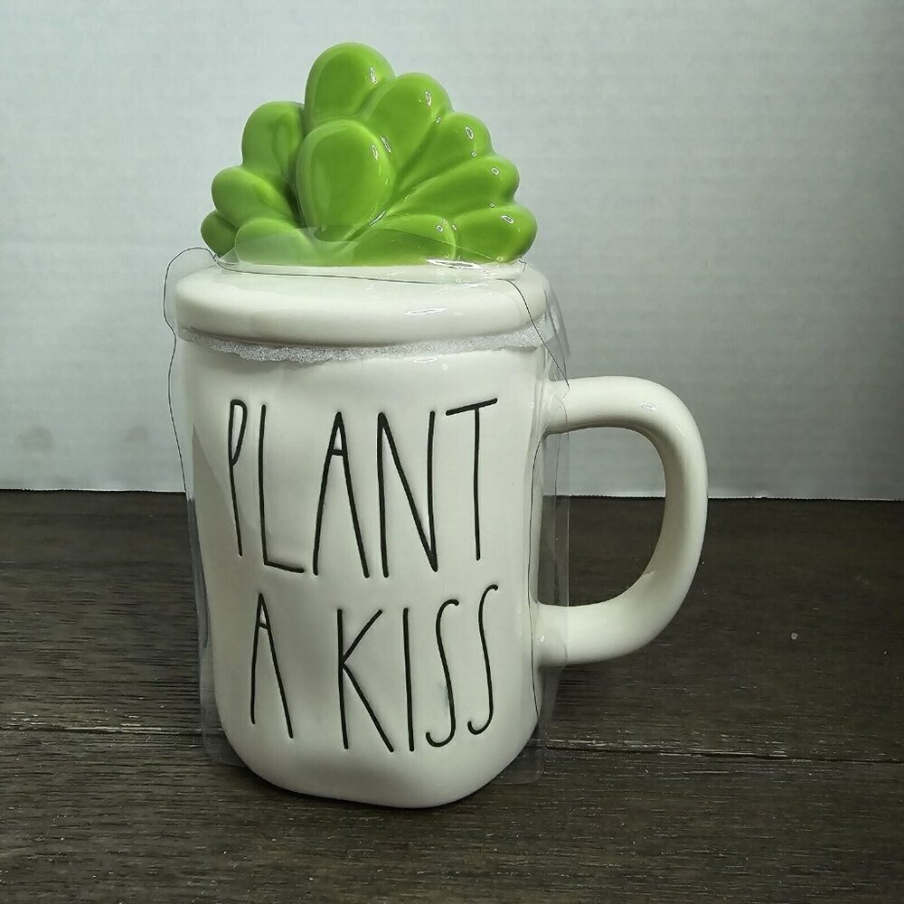 NWT Rae Dunn Artisan Plant A Kiss Mug Succulent Figural Topper 2021